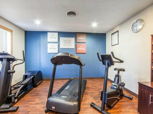 Гостиница Comfort Suites London в Лондоне