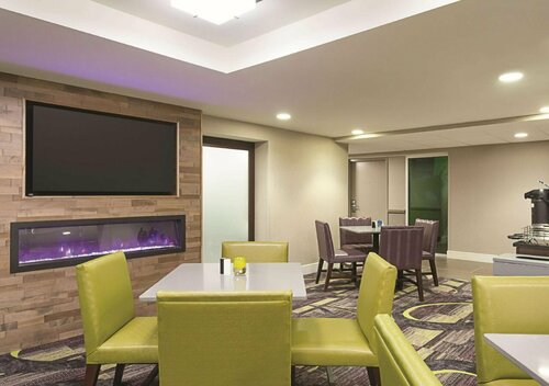 Гостиница La Quinta Inn & Suites by Wyndham Baltimore Bwi Airport в Штате Мэриленд