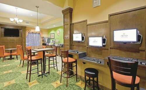 Гостиница La Quinta Inn & Suites by Wyndham Pasadena North в Пасадине