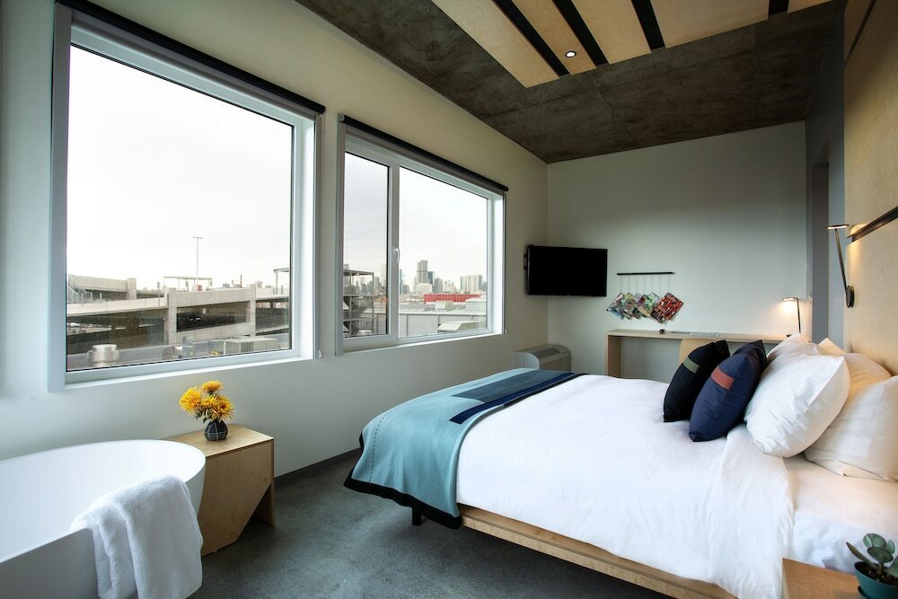 Фото The Source Hotel
