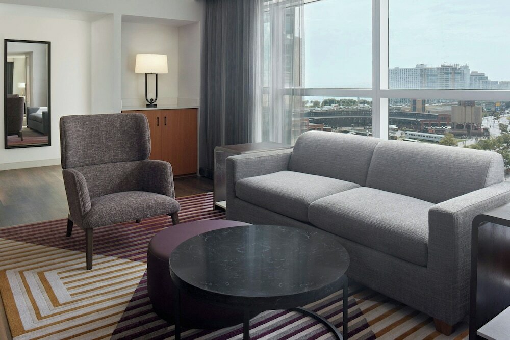 Фото Delta Hotels by Marriott Toronto