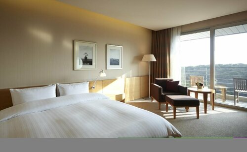 Гостиница Rolling Hills Hotel в Хвасоне