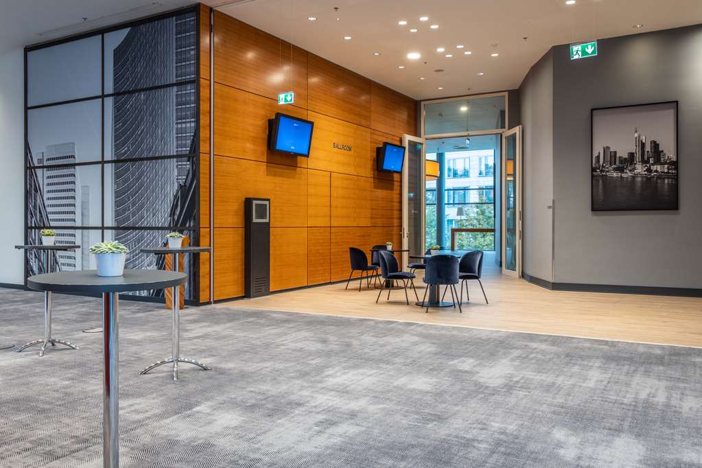Фото Radisson Blu Hotel, Frankfurt