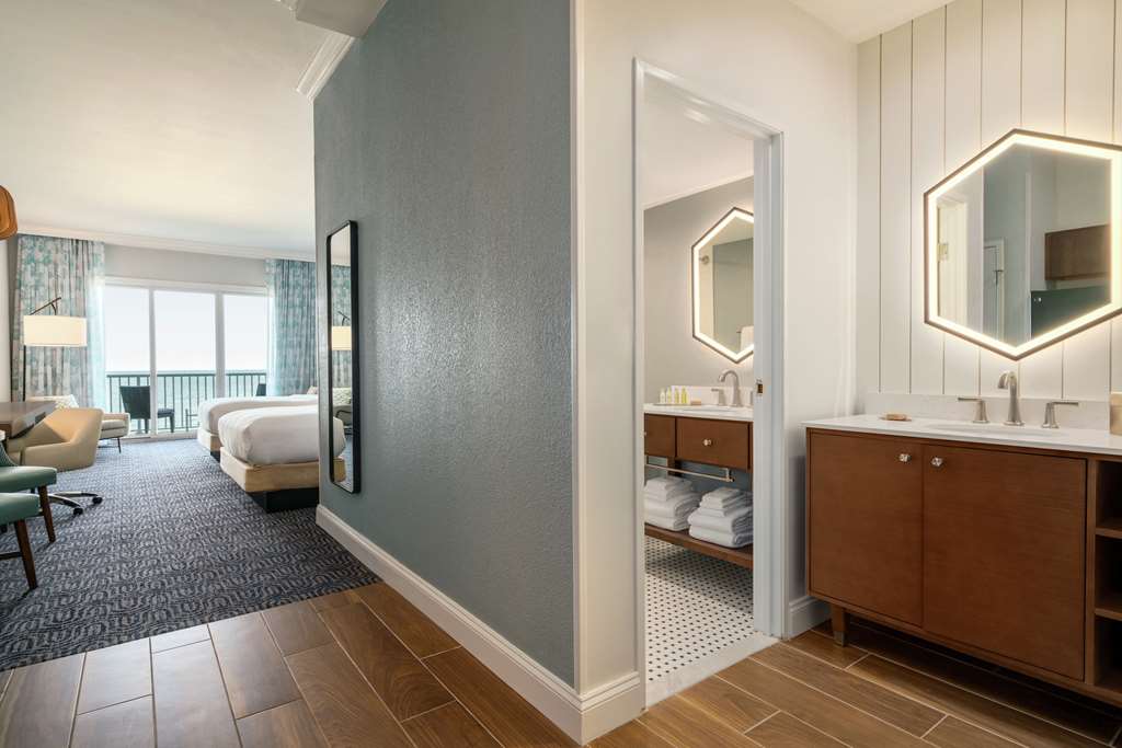 Фото DoubleTree by Hilton Ocean City Oceanfront