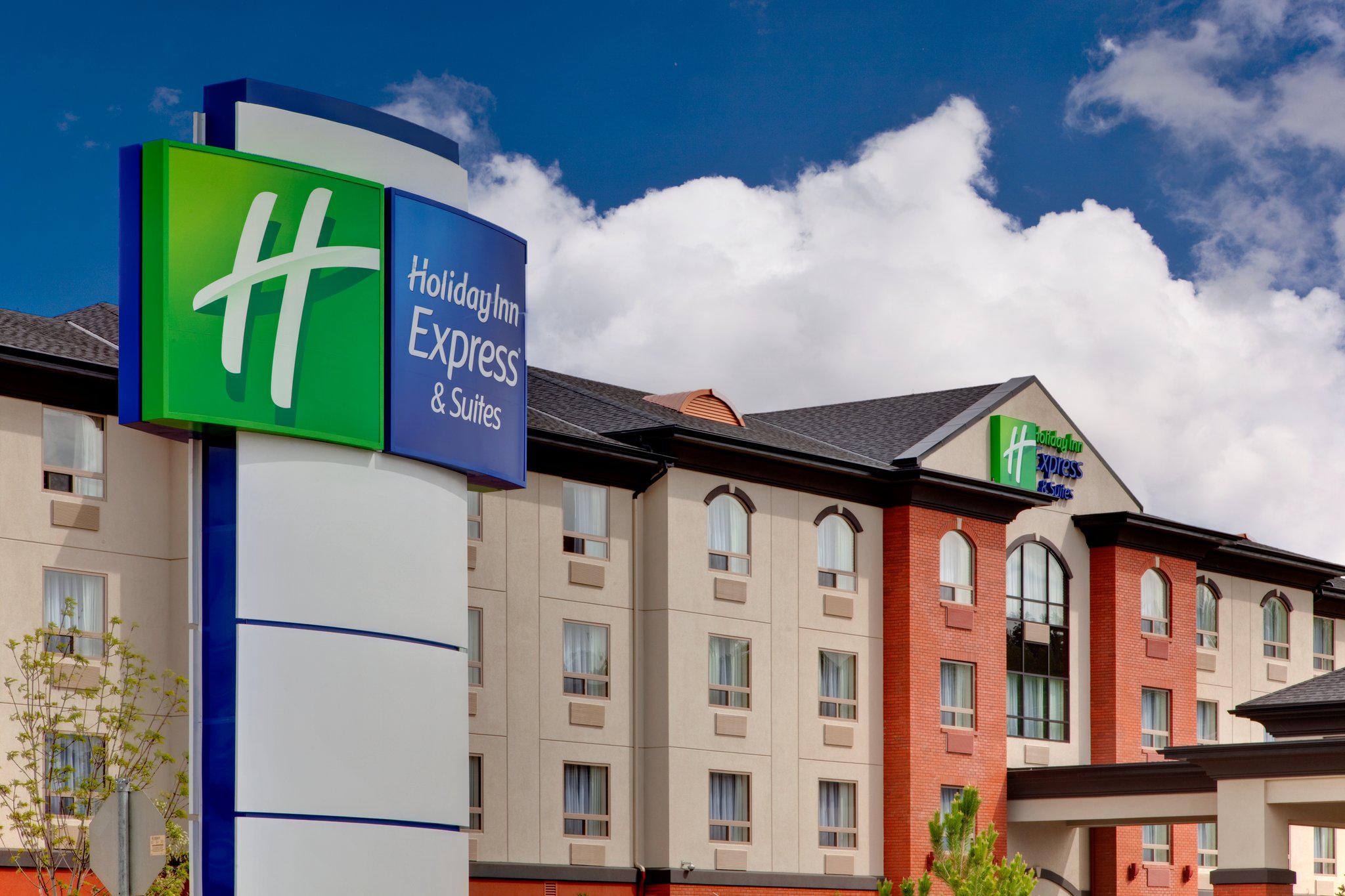 Фото Holiday Inn Express Hotel & Suites Whitecourt, an Ihg Hotel