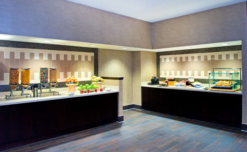 Фото Embassy Suites by Hilton Austin Arboretum