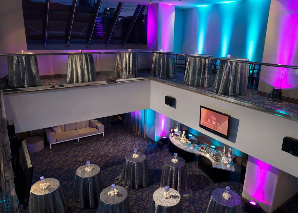 Фото Hilton Woodland Hills/Los Angeles