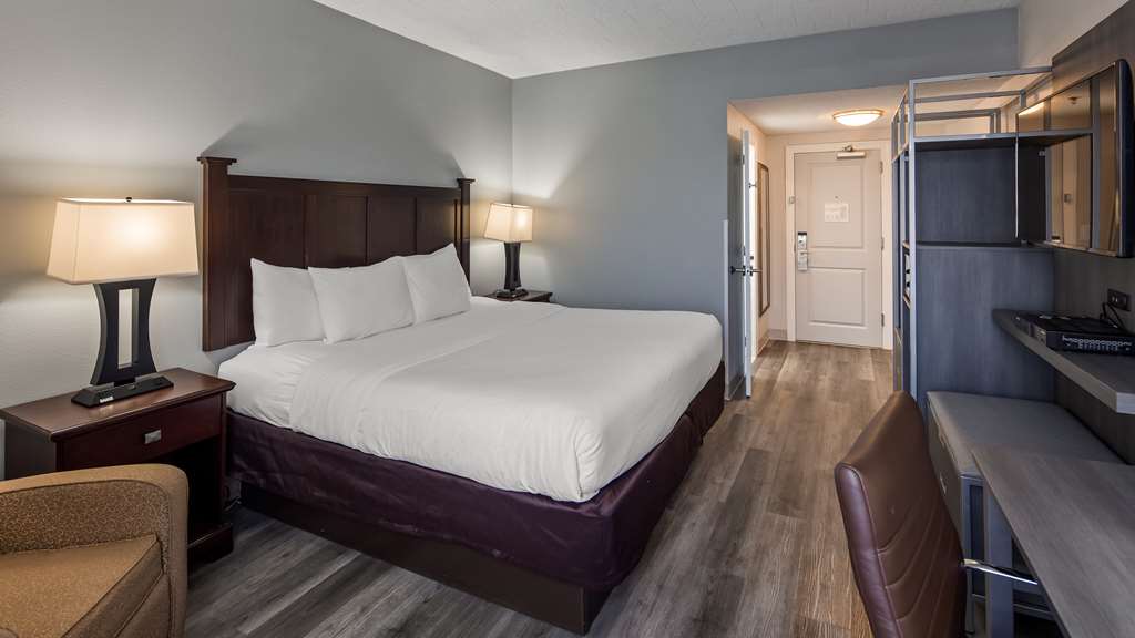 Фото Best Western Paramus Hotel & Suites
