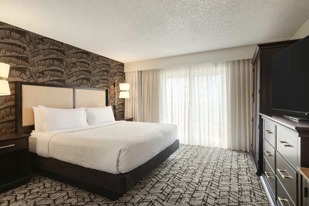 Фото Embassy Suites by Hilton Fort Lauderdale 17th Street 