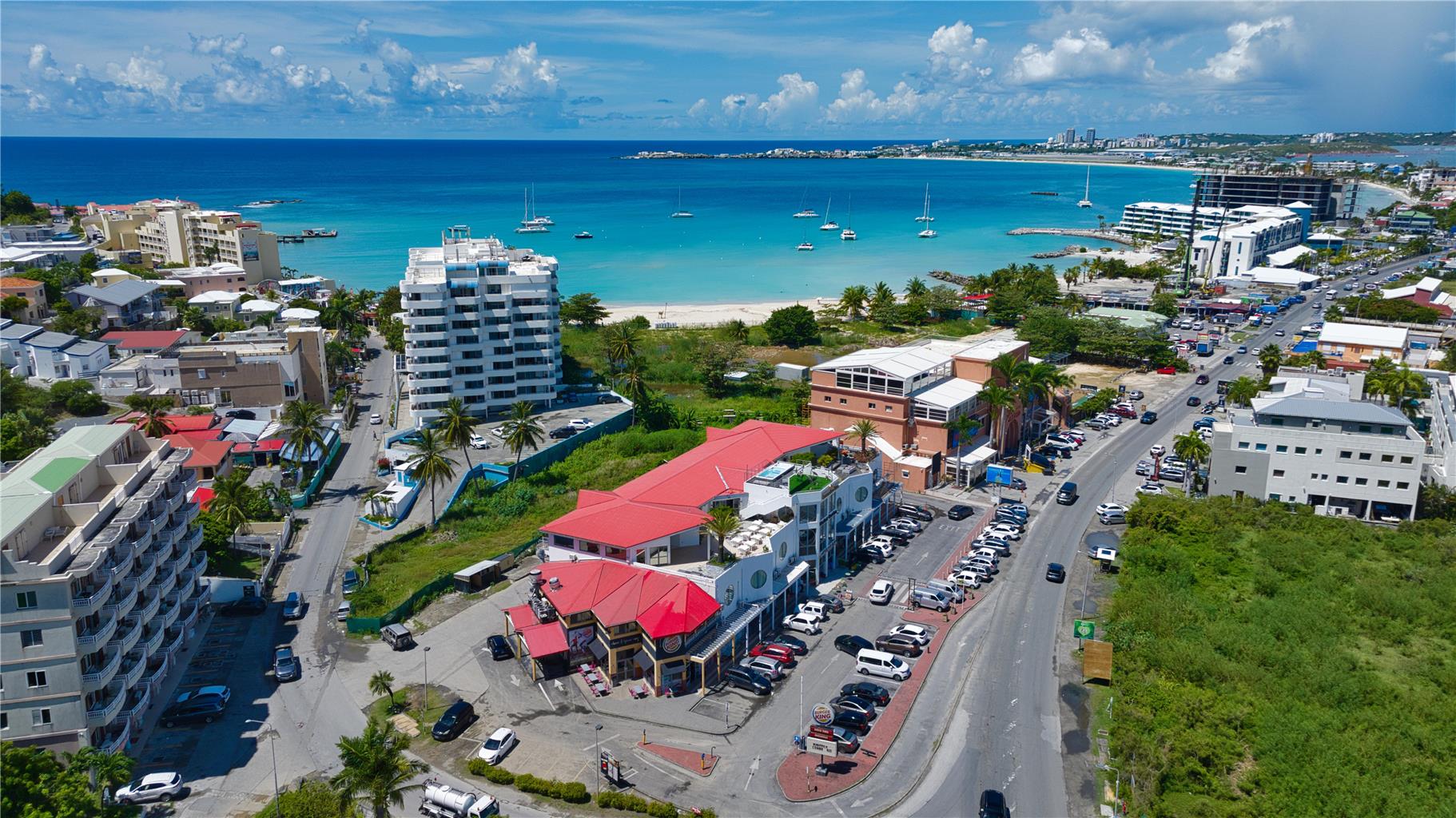 Фото Commodore Suites