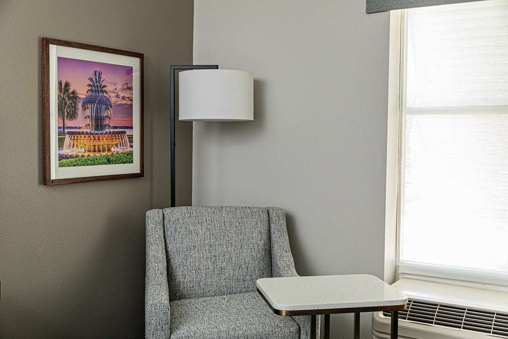 Фото Hampton Inn & Suites Charleston/West Ashley