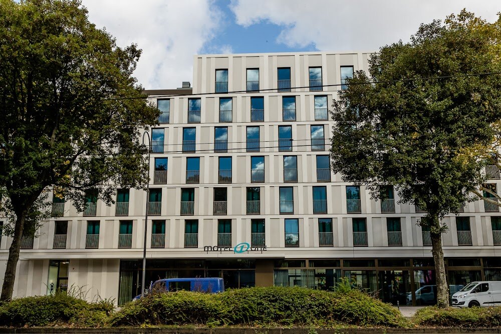 Фото Motel One Köln-Neumarkt