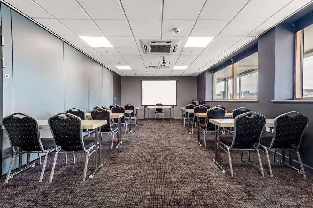 Фото Park Inn by Radisson Peterborough