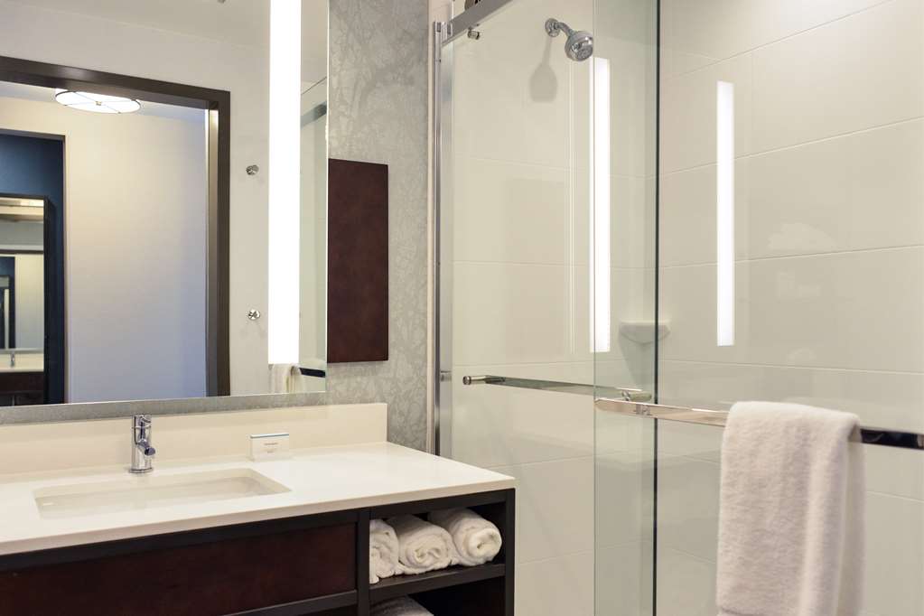Фото Hilton Garden Inn Louisville Mall of St. Matthews