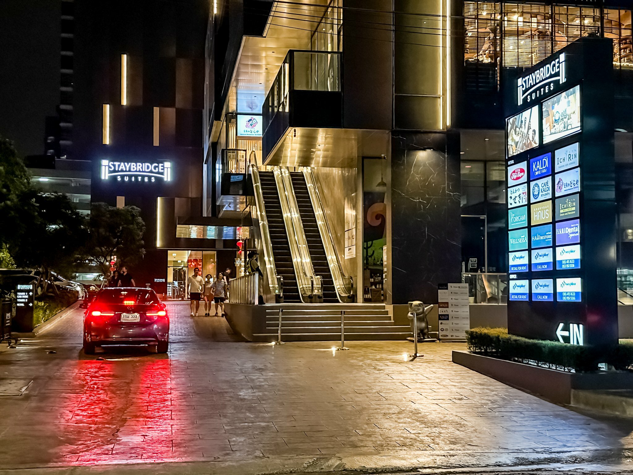 Фото Staybridge Suites Bangkok Sukhumvit