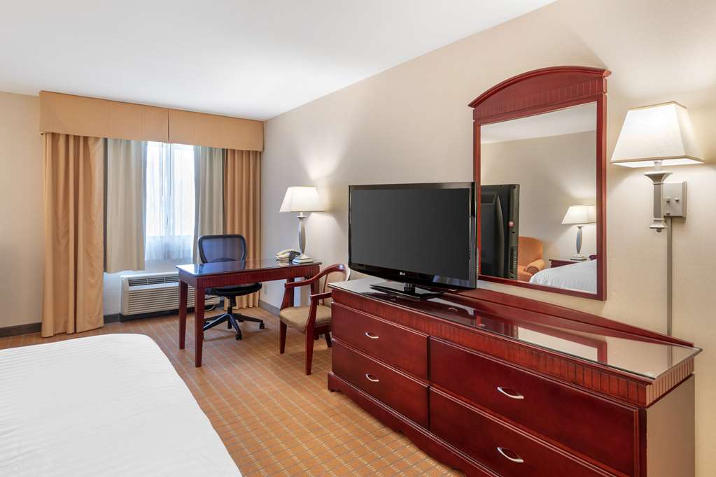 Фото Best Western Plus West Covina Inn