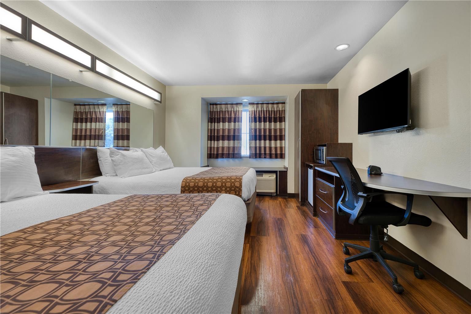 Фото SureStay Plus Hotel by Best Western Buckhannon