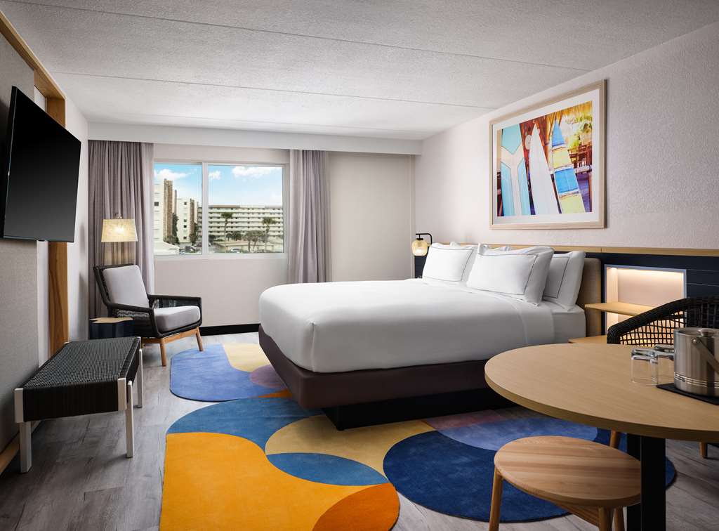 Фото Hilton Garden Inn Cocoa Beach Oceanfront