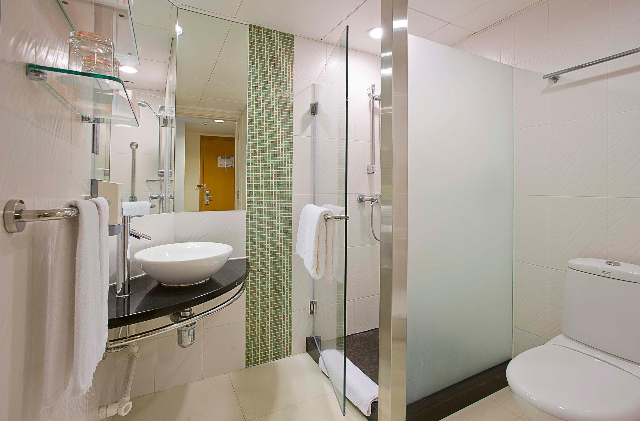 Фото Holiday Inn Express Hong Kong Causeway Bay an Ihg Hotel