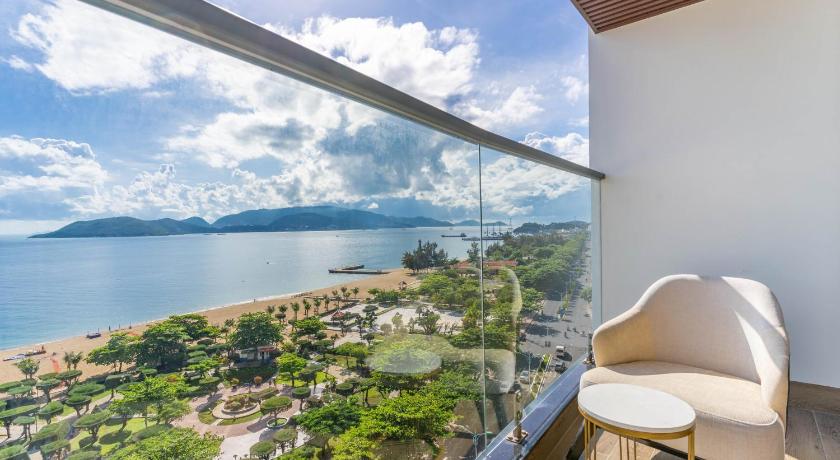 Фото La Vague Hotel