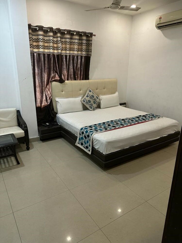 Фото Hotel Riya Palace