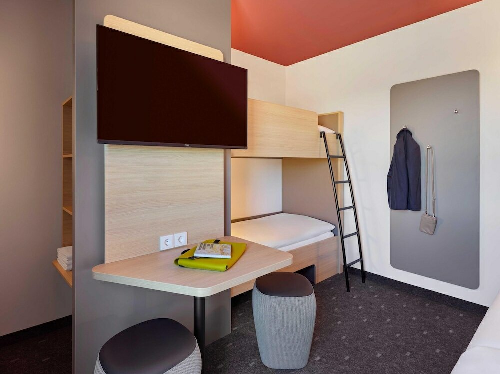 Фото B&b Hotel Stuttgart Bad Cannstatt