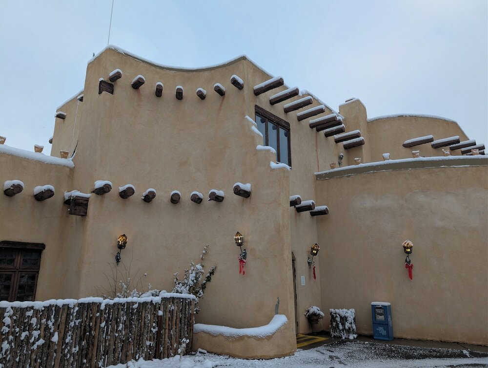 Фото Sagebrush Inn & Suites