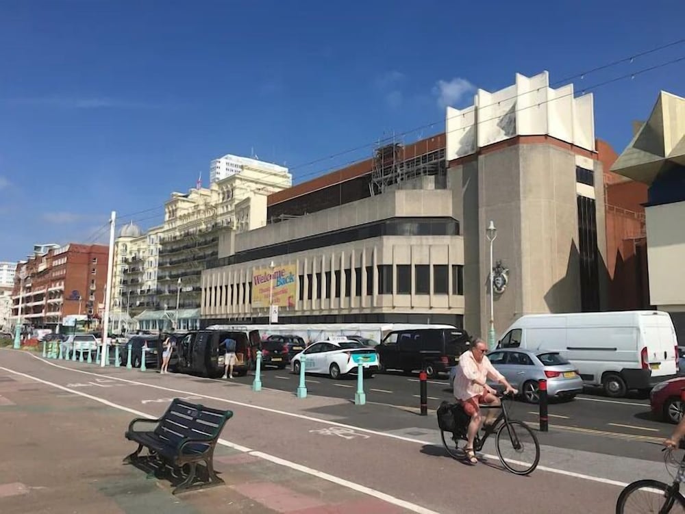 Фото Ibis Brighton City Centre - Station
