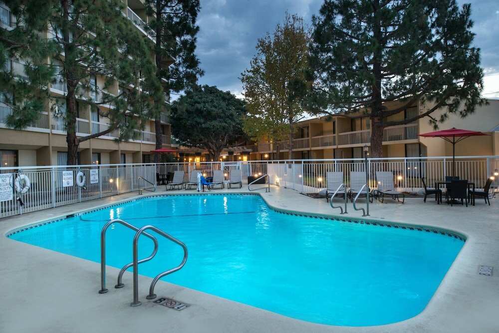 Фото Courtyard by Marriott Oxnard Ventura