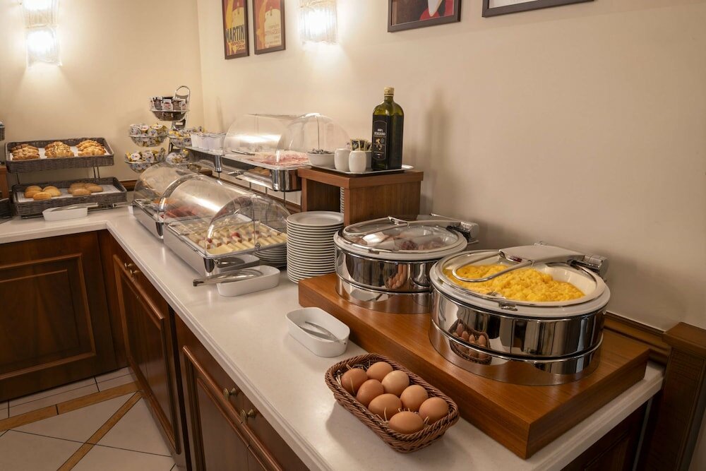 Фото Lancaster Hotel