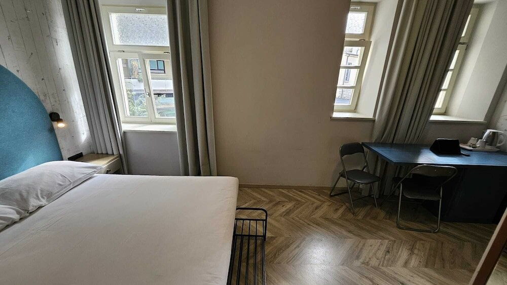 Фото Hotel Amfiteatar