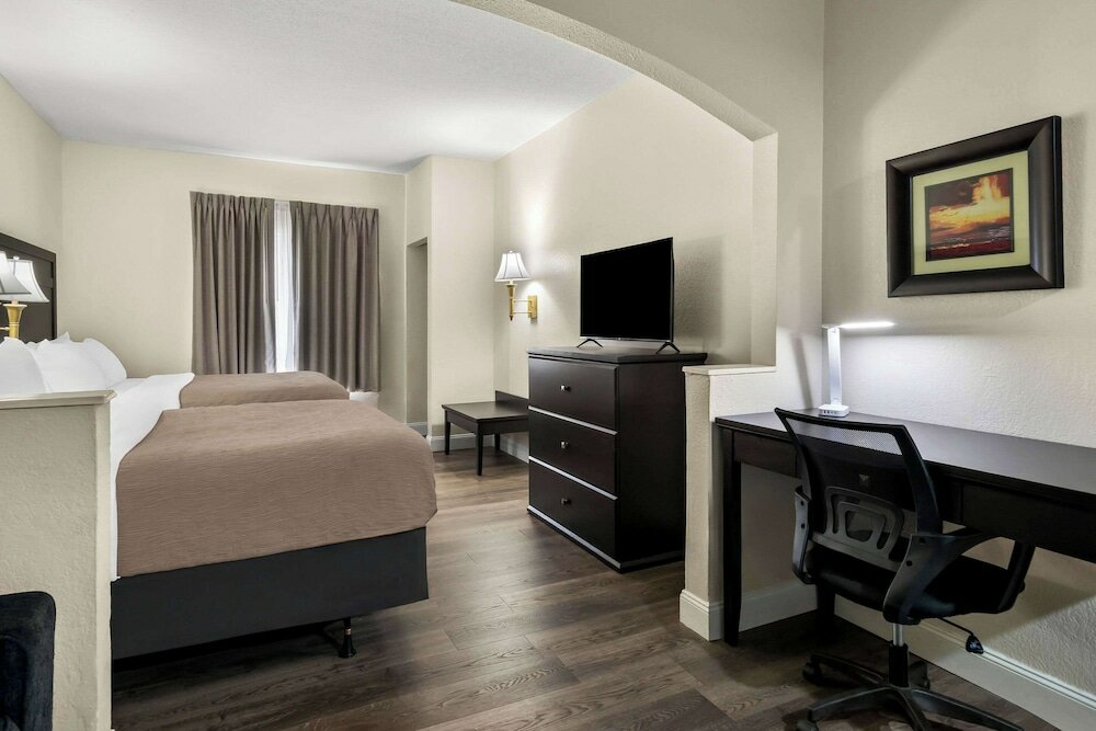 Фото Quality Inn & Suites Lafayette