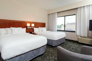 Гостиница Courtyard by Marriott Rochester Brighton