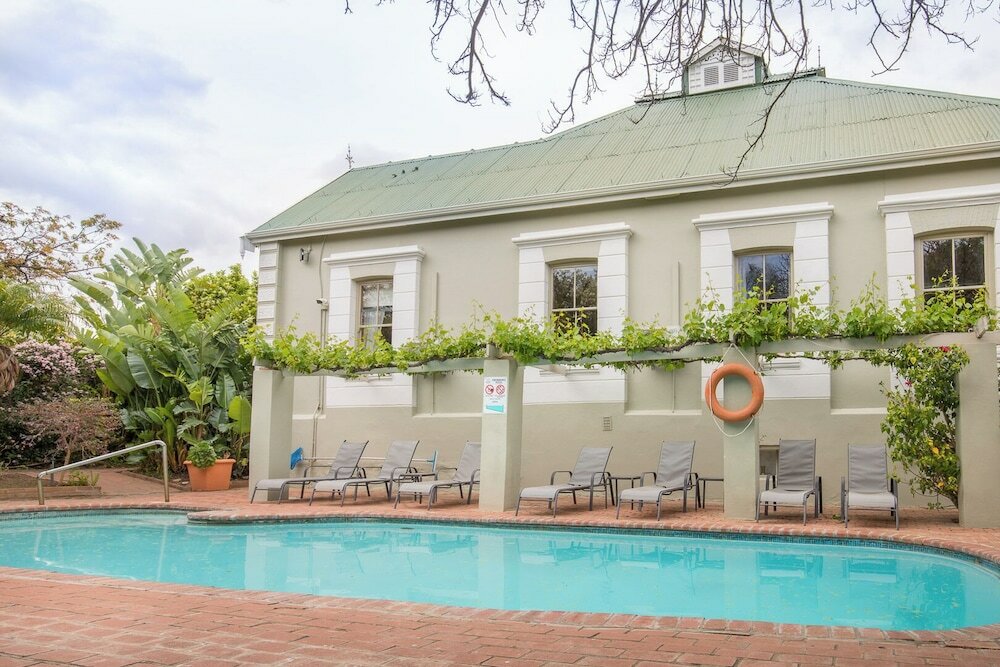 Фото Montagu Country Hotel