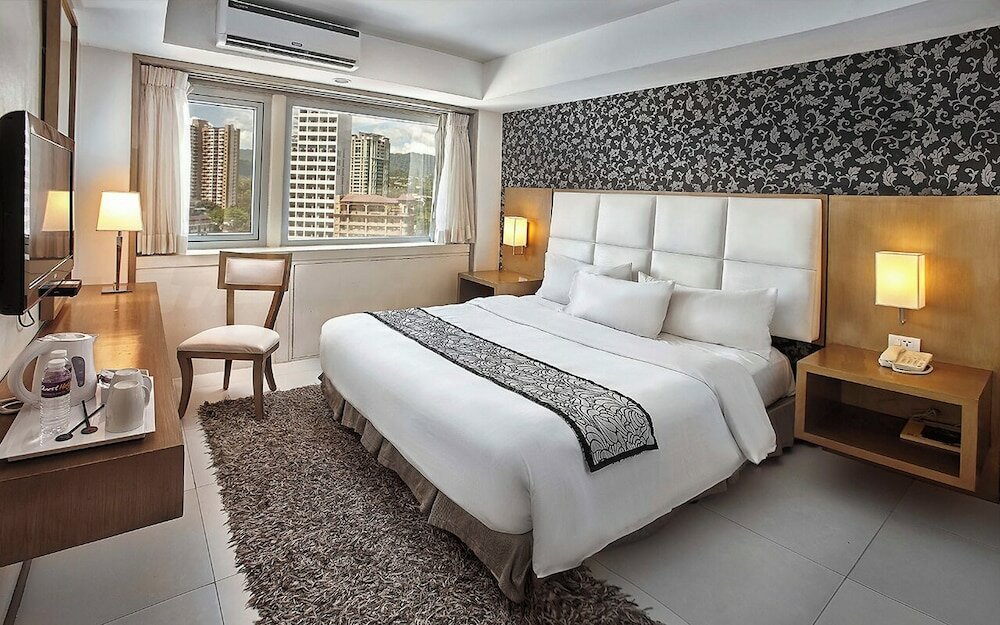 Фото Quest Hotel & Conference Center