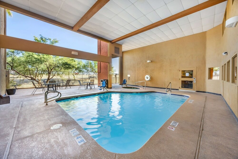 Фото Best Western Plus North Las Vegas Inn & Suites