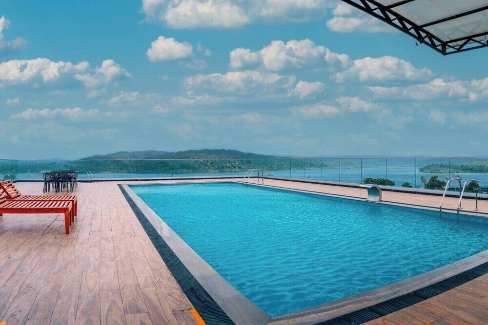 Фото Hotel Hilltop International