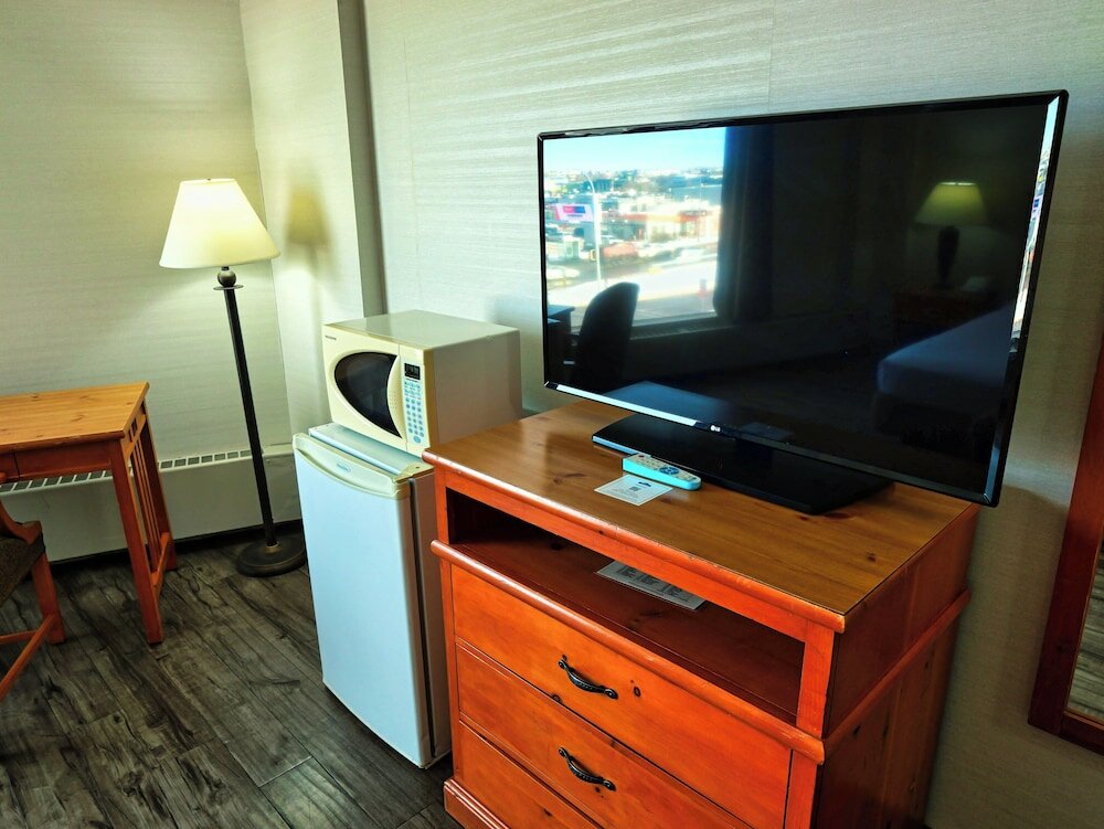 Фото Continental Inn & Suites