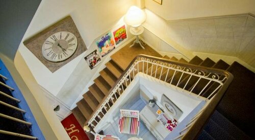 Гостиница Hôtel Restaurant de La Tour в Тулоне