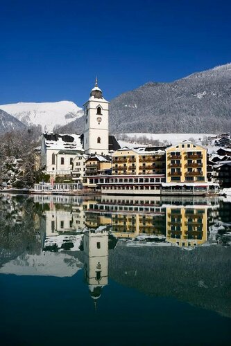 Внешний вид отеля Im Weissen Rössl am Wolfgangsee в Санкт-Вольфганге ве Зальцкаммергуте, фото 4