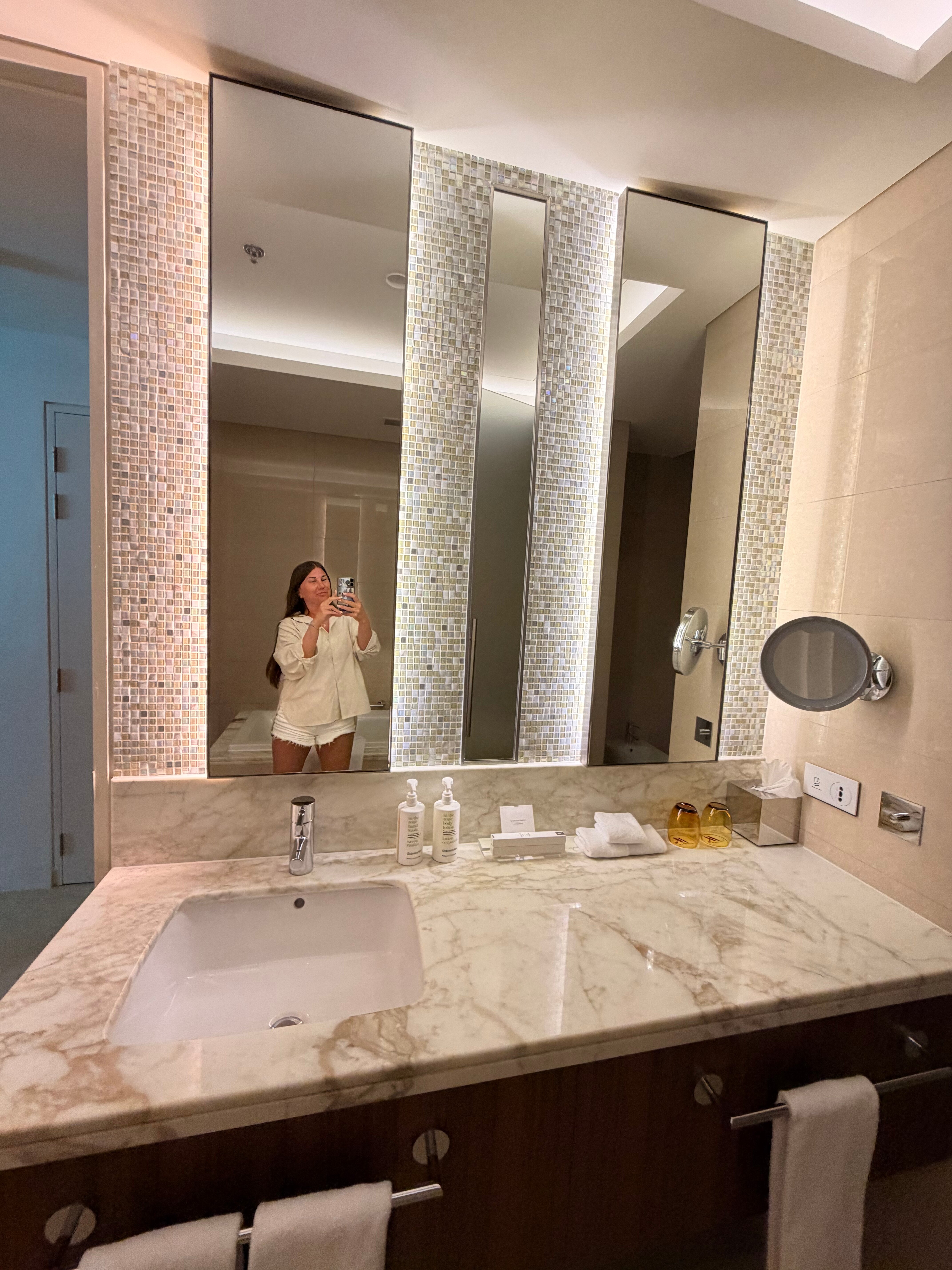 Фото Marriott Hotel Downtown Abu Dhabi