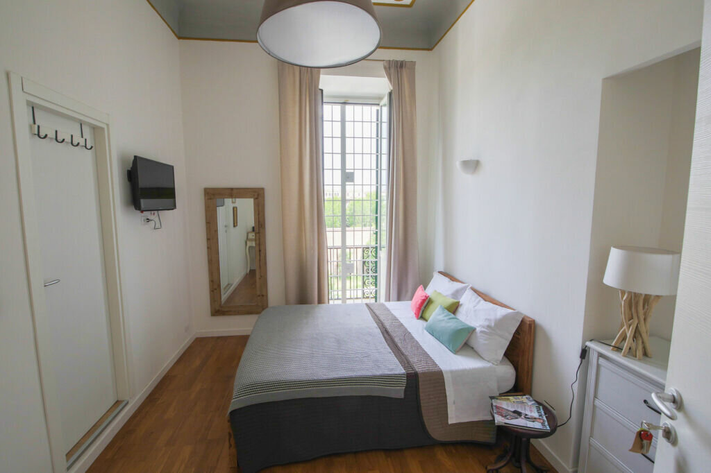 Urban Pine B&b, hotel, Rome, Via la Spezia, 37 — Yandex Maps