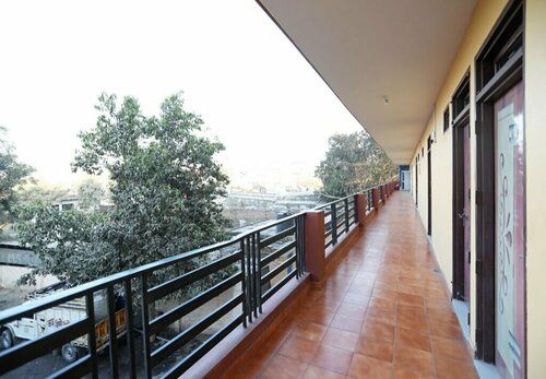 Oyo 10877 Hotel R K Residency