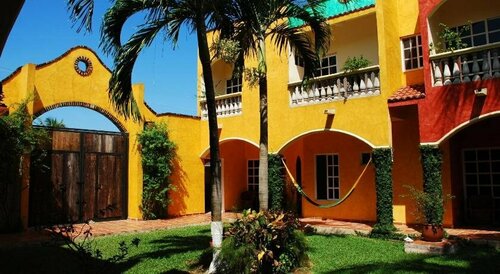 Гостиница Suites Colonial в Косумели