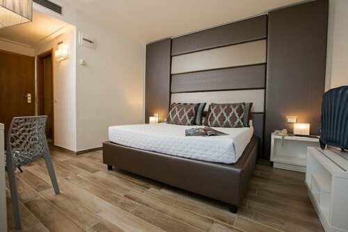 Гостиница Hotel Toscana Ambassador в Поджибонси