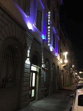 Hotel Magenta