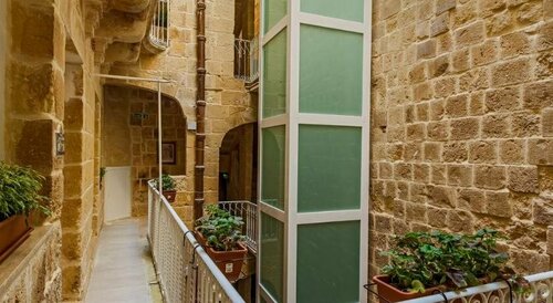 Гостиница Tritoni harbour suites в Валлетте