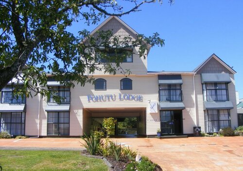 Гостиница Pohutu Lodge Motel в Роторуа