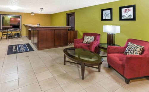 Гостиница Travelodge by Wyndham Newport в Ньюпорте