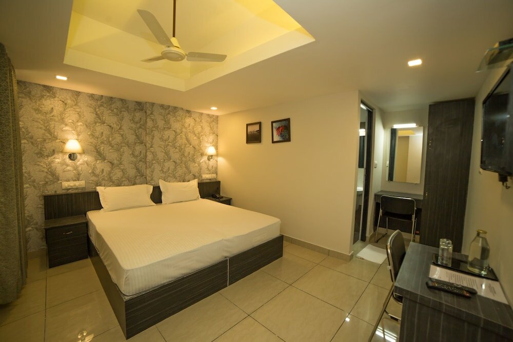 Фото South Gate Residency